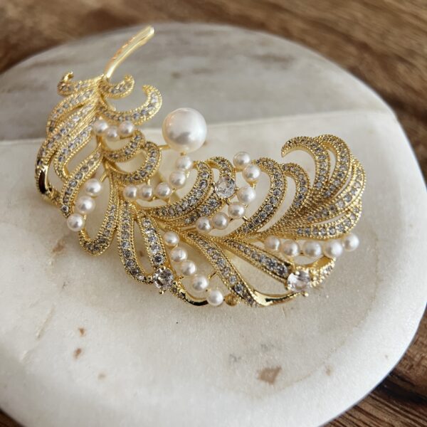 Brooch 4