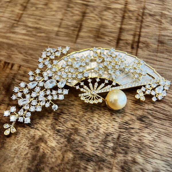Brooch 2 - Image 2