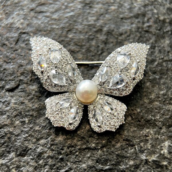 Brooch 5
