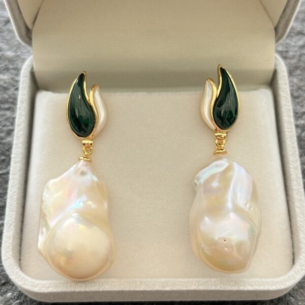 Earrings 25
